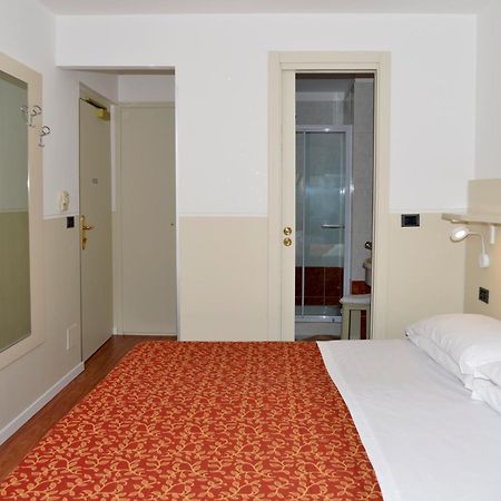 Hotel Amadeus E Teatro Torino Camera foto