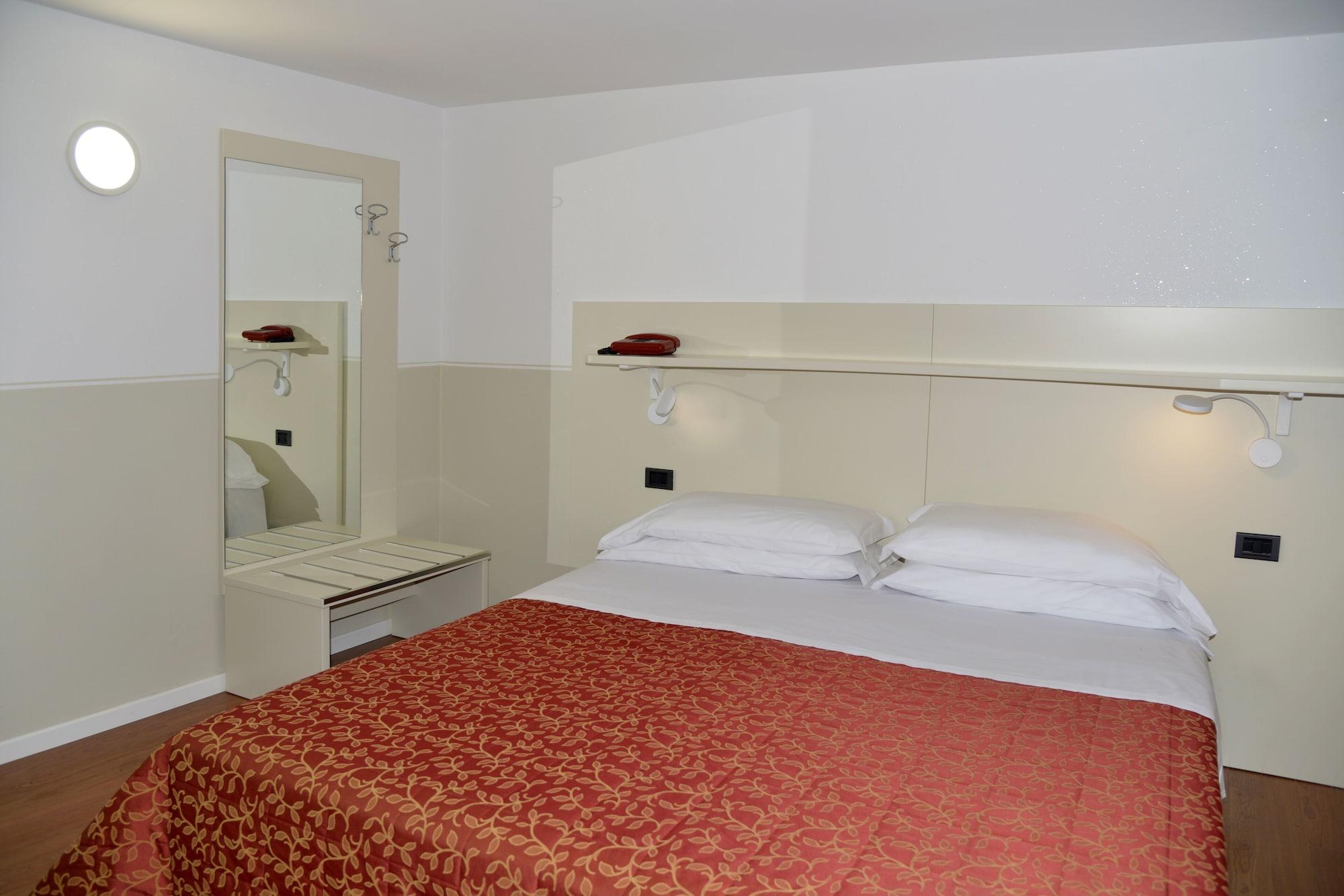 Hotel Amadeus E Teatro Torino Esterno foto