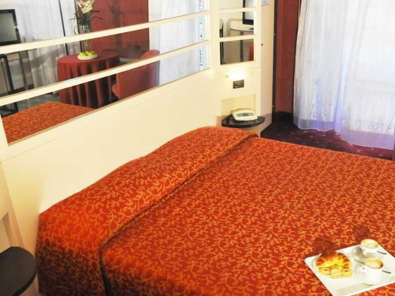 Hotel Amadeus E Teatro Torino Esterno foto