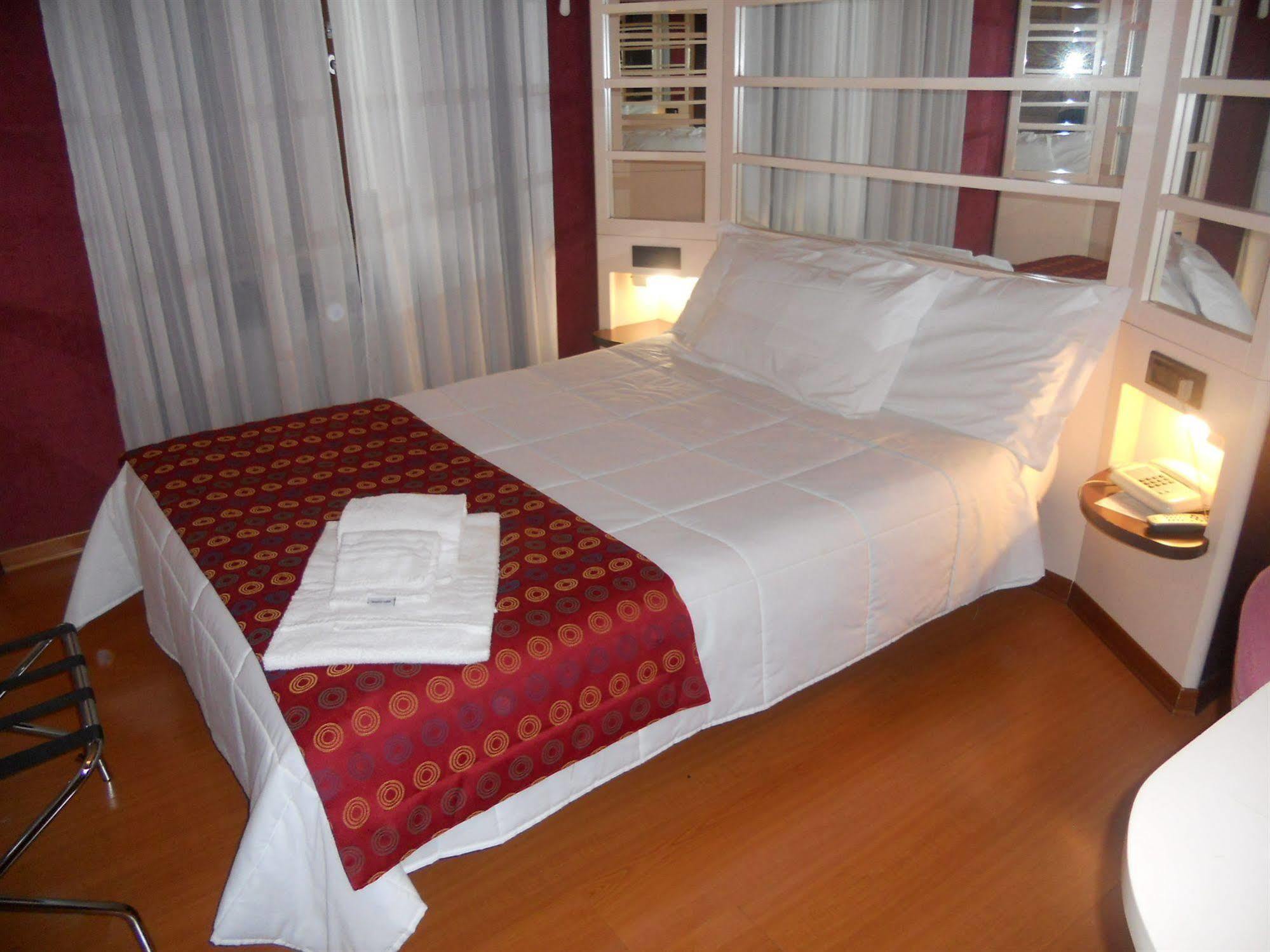 Hotel Amadeus E Teatro Torino Esterno foto